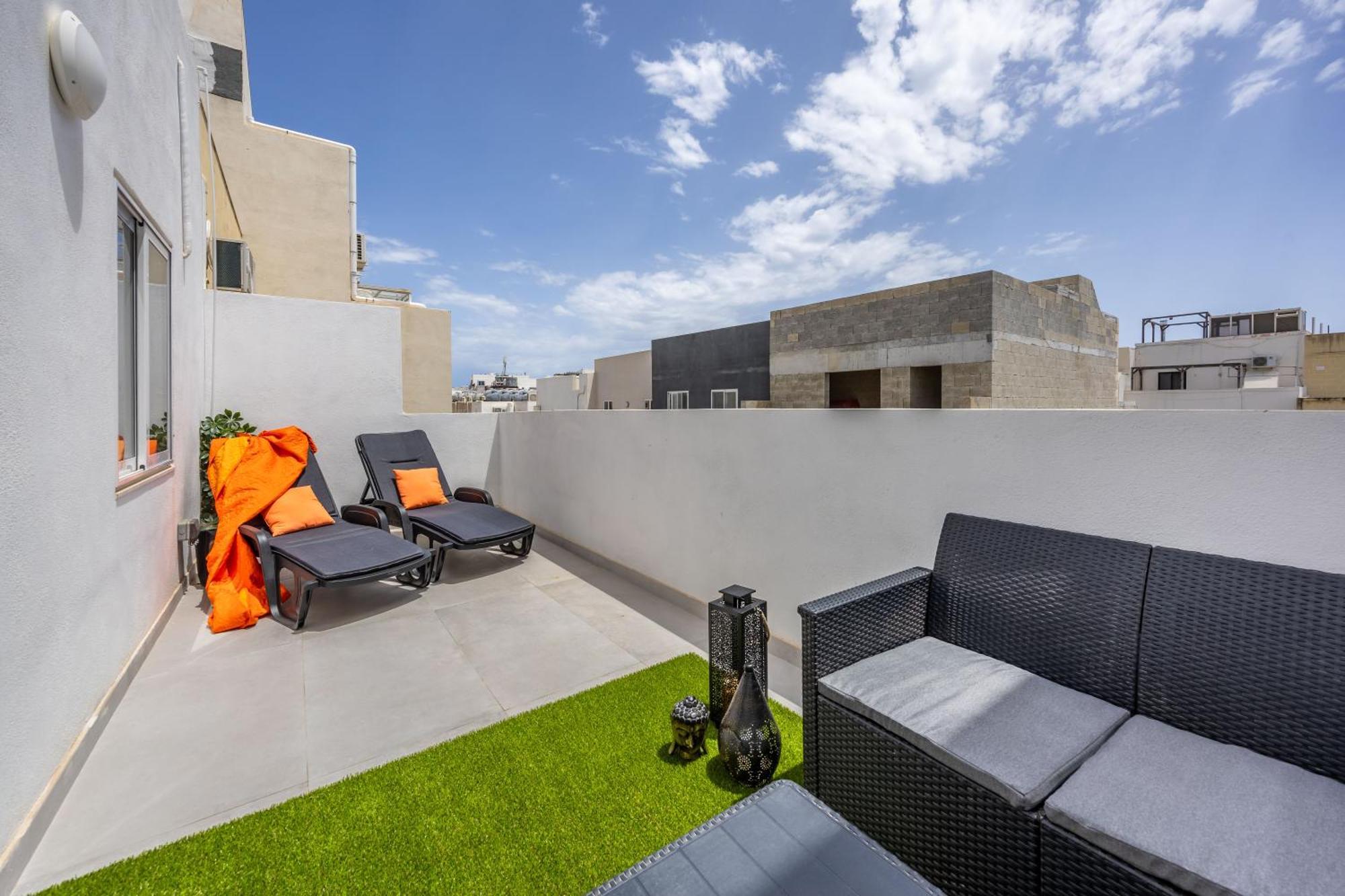 Sleek & Stylish 2Br Accommodation With Large Private Terrace - Close To Saint Julian'S & Tigne Shopping Mall Σλιέμα Εξωτερικό φωτογραφία